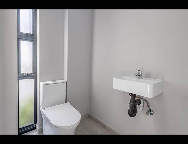4 BEDROOM HOUSE FOR SALE IN PALM LAKES ESTATE